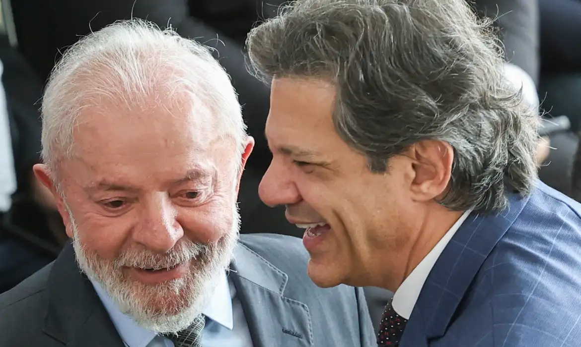 Brasil à beira do colapso fiscal: dívida explode sob governo Lula