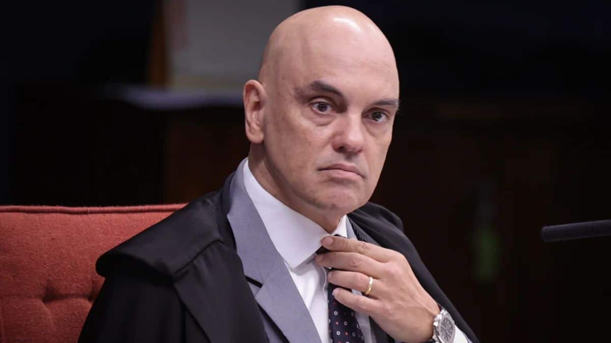 Alexandre de Moraes endurece contra Braga Netto e mantém prisão