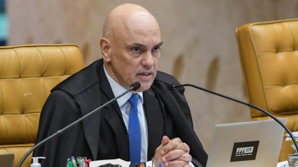 Alexandre de Moraes surpreende e sai em defesa da polícia em ação no STF