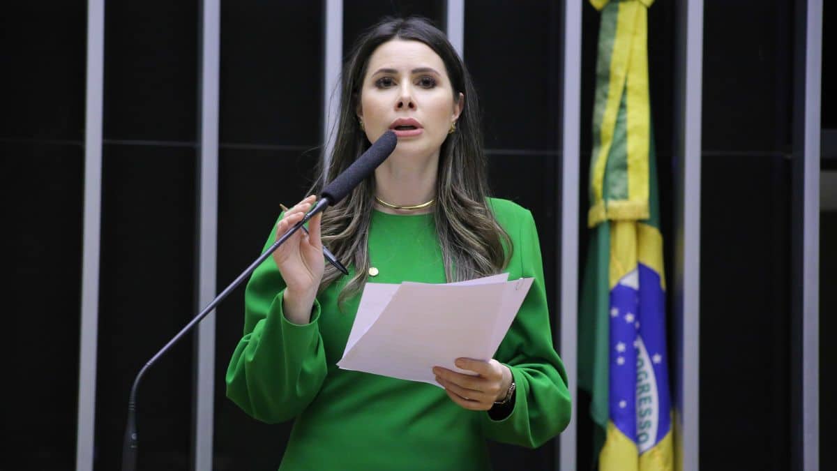 Carol de Toni avalia deixar o PL e disputar o Senado por outro partido