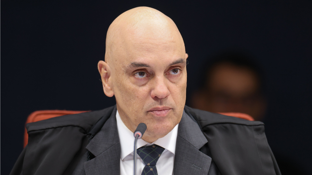 Moraes vota por transformar Eduardo Bolsonaro em réu — pressão cresce na Primeira Turma
