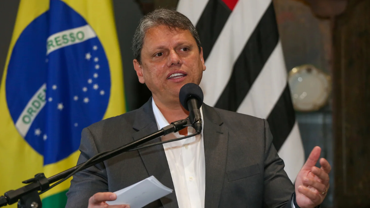 Alerta no PT: Tarcísio ganha força entre eleitores que votaram em Lula, diz pesquisa 53 Alerta no PT: Tarcísio ganha força entre eleitores que votaram em Lula