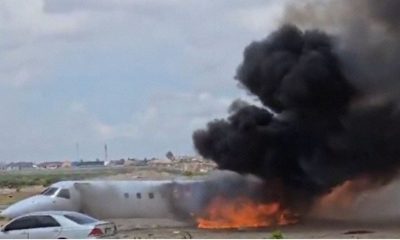 Momento tenso: Avião com ministro pega fogo durante o pouso