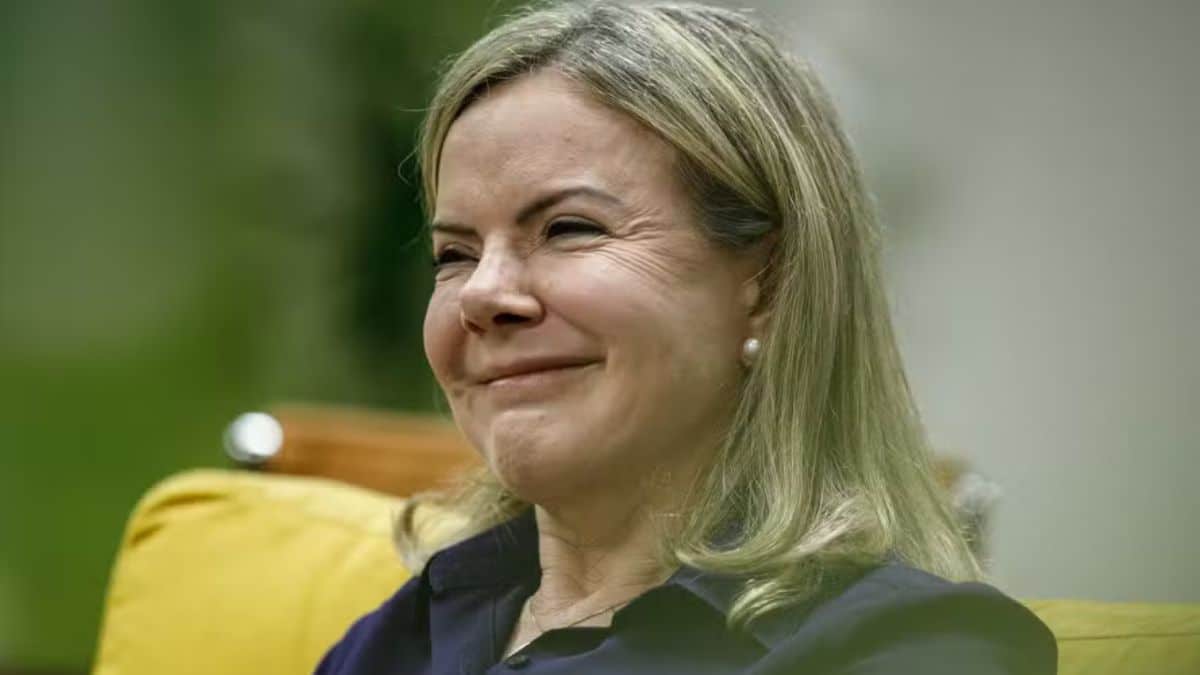 Gleisi tenta barrar projeto que classifica facções como terroristas