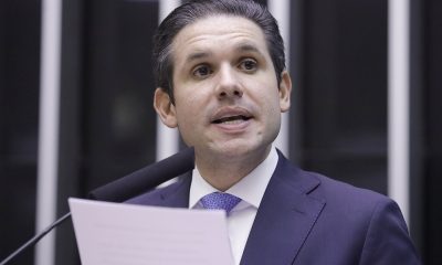 Motta desafia governo e mantém Derrite como relator de PL contra facções