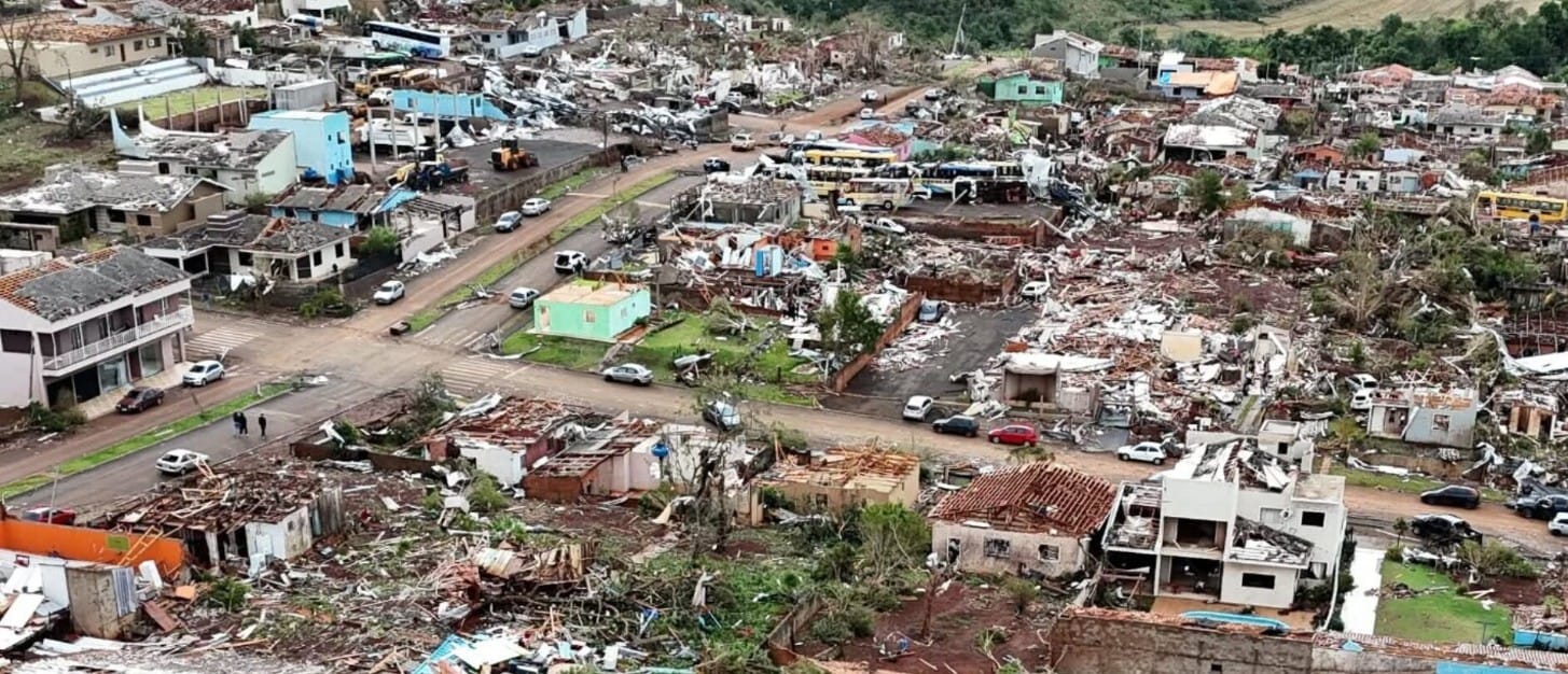 Tragédia no Paraná: governo sanciona auxílio emergencial de R$ 50 mil por família 53 Tragédia no Paraná: governo sanciona auxílio emergencial de R$ 50 mil por família